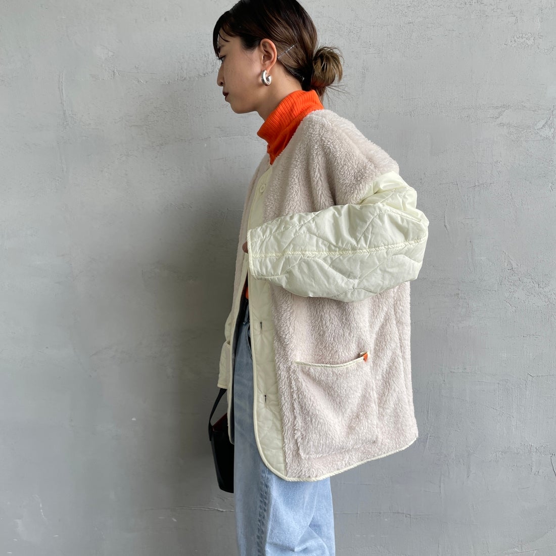 UNIVERSAL OVERALL [ユニバーサルオーバーオール] 別注 ボア切替 キルティングジャケット [U2532451IN-JF] IVORY &&モデル身長：150cm 着用サイズ：F&&