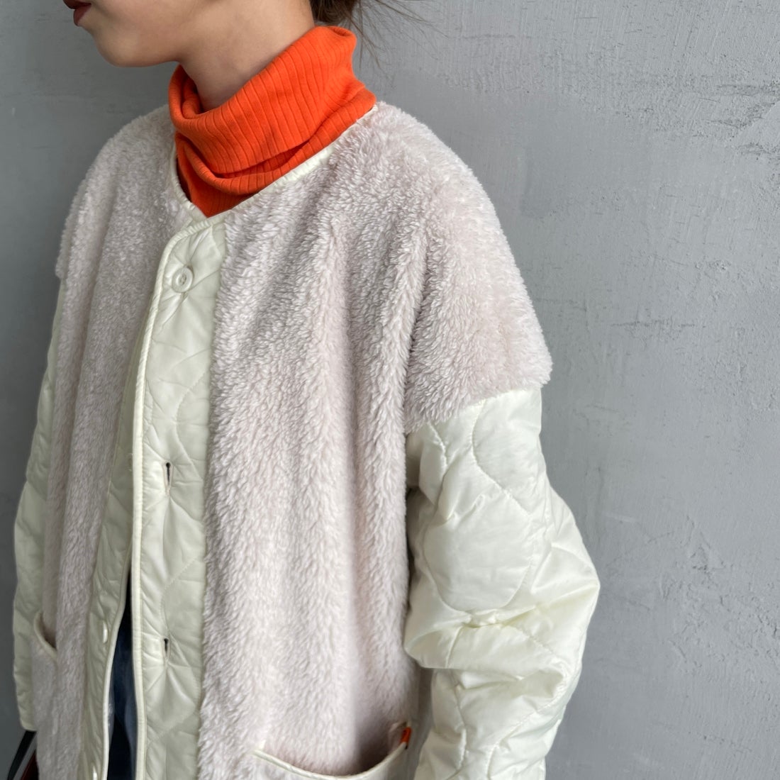 UNIVERSAL OVERALL [ユニバーサルオーバーオール] 別注 ボア切替 キルティングジャケット [U2532451IN-JF] IVORY &&モデル身長：150cm 着用サイズ：F&&