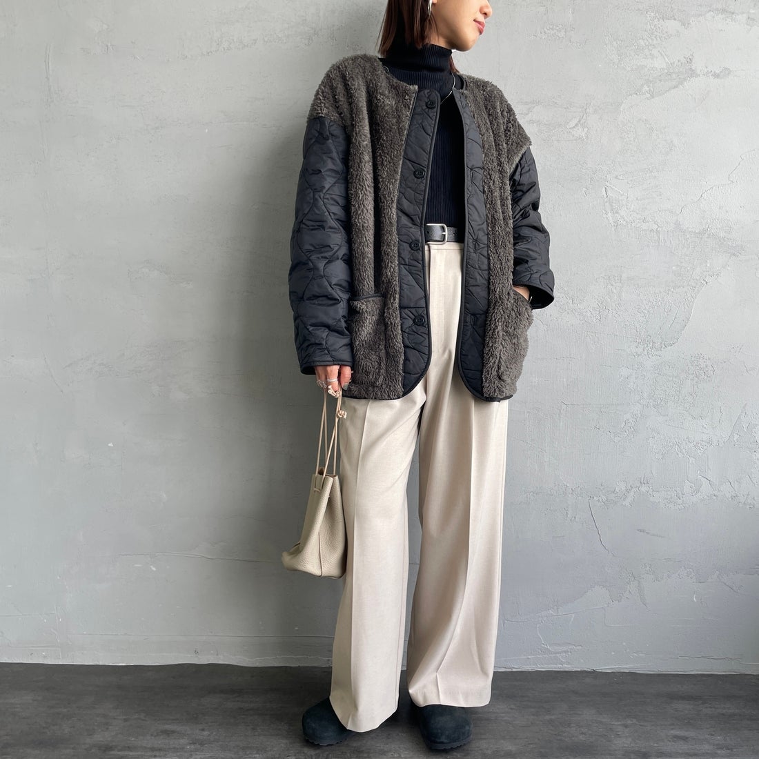 UNIVERSAL OVERALL [ユニバーサルオーバーオール] 別注 ボア切替 キルティングジャケット [U2532451IN-JF] BLACK &&モデル身長：159cm 着用サイズ：F&&