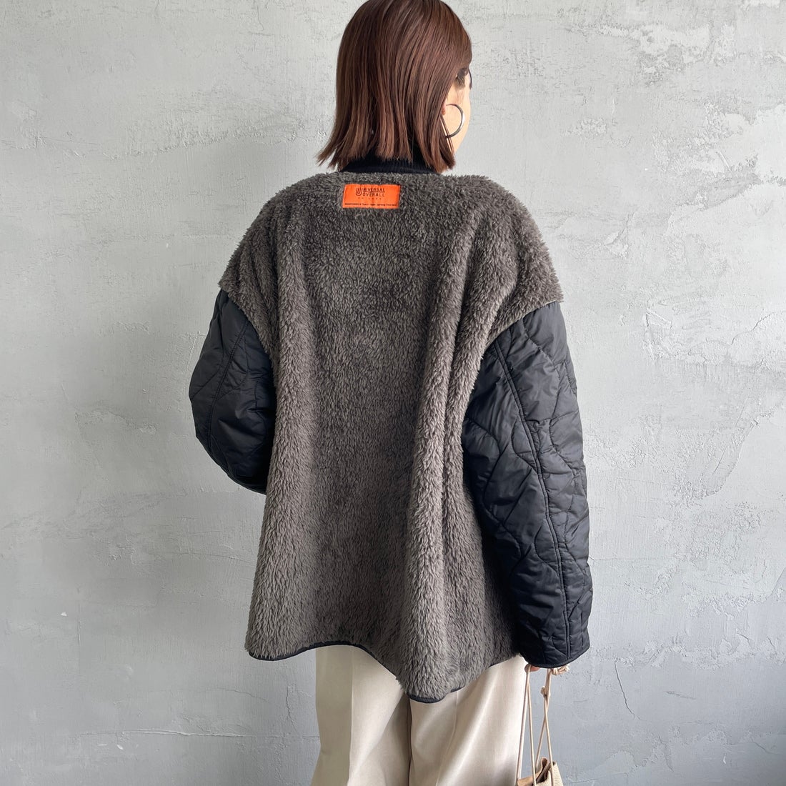 UNIVERSAL OVERALL [ユニバーサルオーバーオール] 別注 ボア切替 キルティングジャケット [U2532451IN-JF] BLACK &&モデル身長：159cm 着用サイズ：F&&