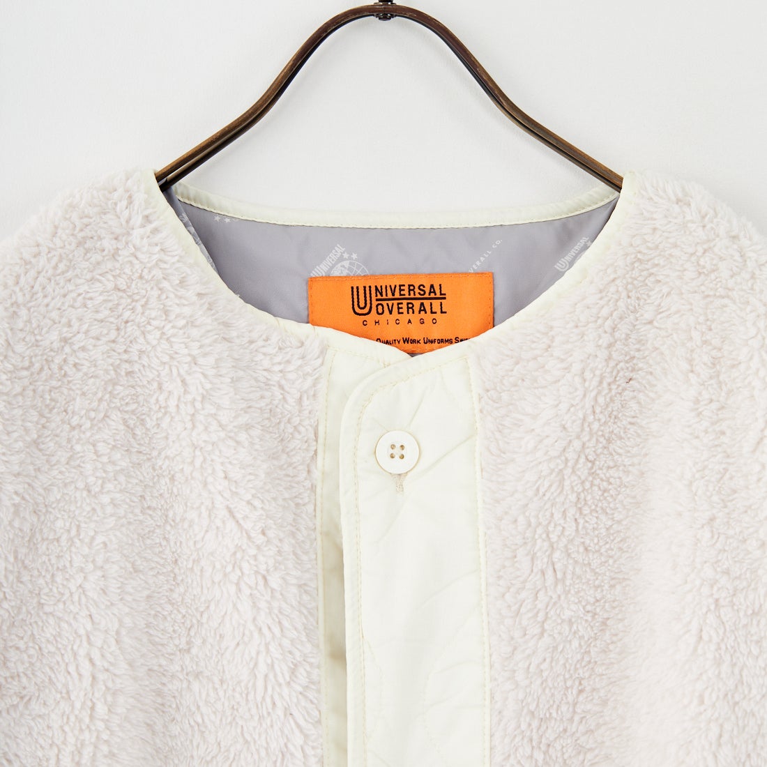UNIVERSAL OVERALL [ユニバーサルオーバーオール] 別注 ボア切替 キルティングジャケット [U2532451IN-JF] IVORY