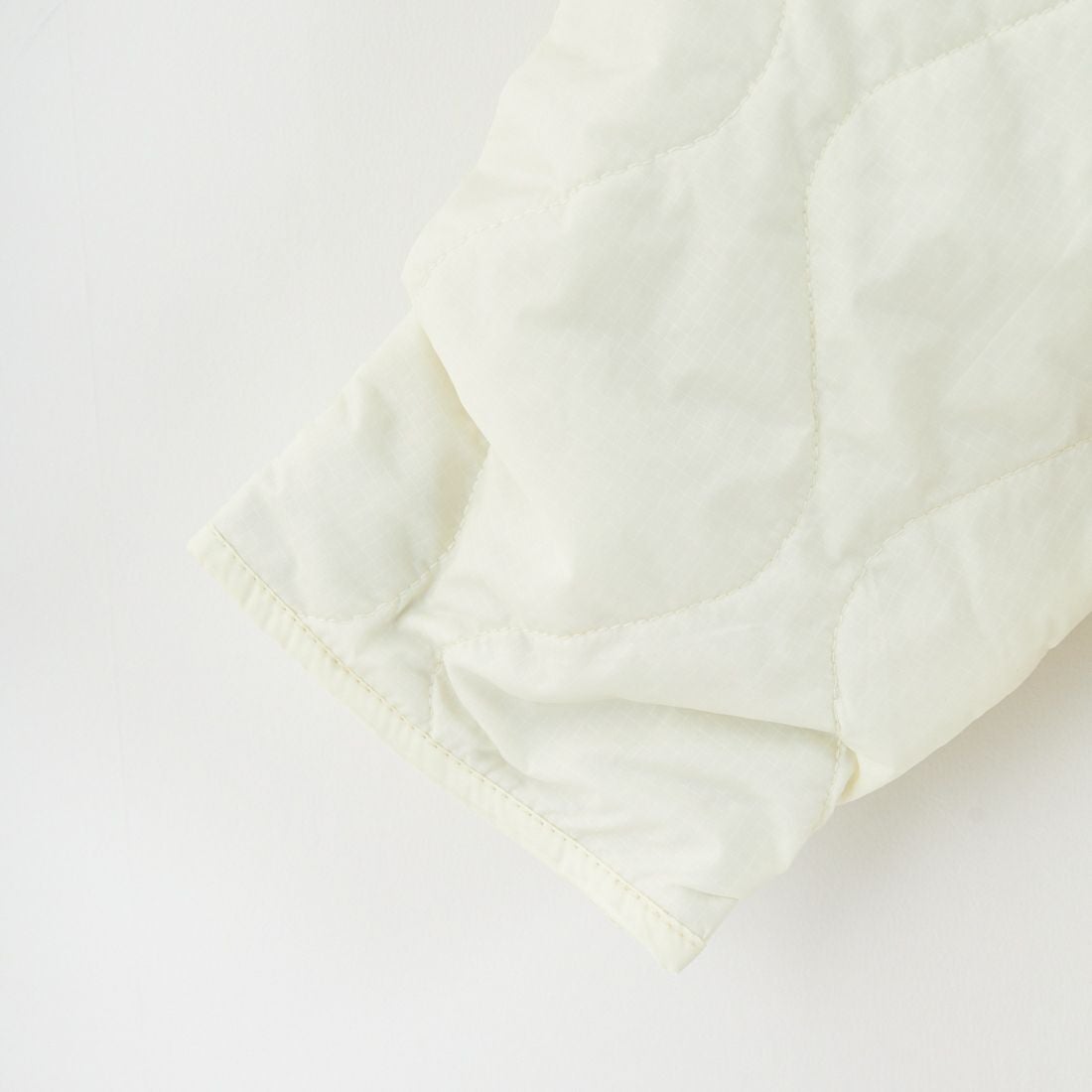 UNIVERSAL OVERALL [ユニバーサルオーバーオール] 別注 ボア切替 キルティングジャケット [U2532451IN-JF] IVORY