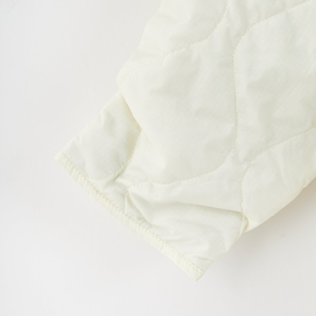 UNIVERSAL OVERALL [ユニバーサルオーバーオール] 別注 ボア切替 キルティングジャケット [U2532451IN-JF] IVORY