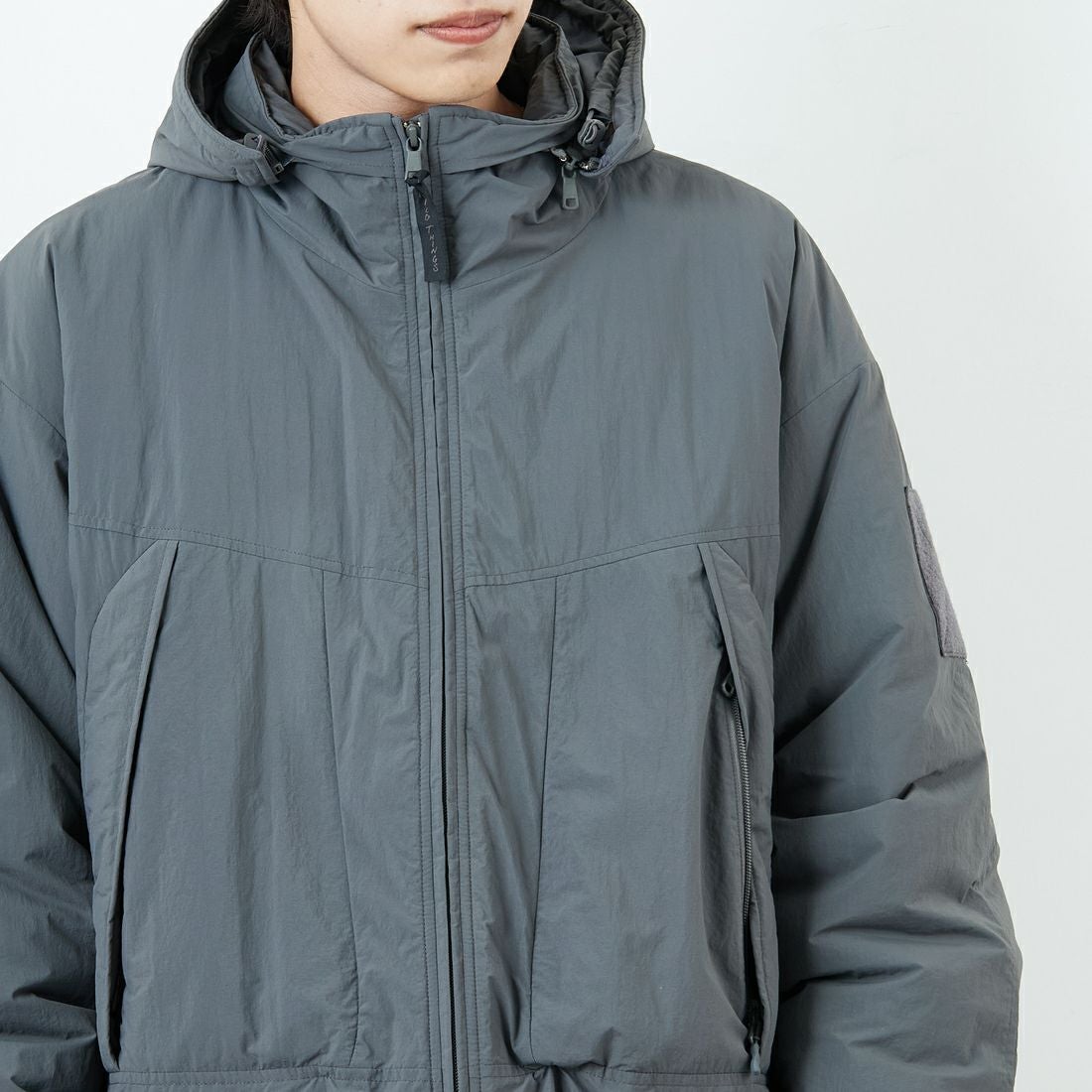 WILD THINGS [ワイルドシングス] ショートモンスターパーカー [WT25102SK] GREY &&モデル身長：179cm 着用サイズ：L&&