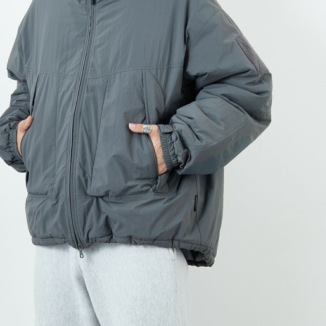 WILD THINGS [ワイルドシングス] ショートモンスターパーカー [WT25102SK] GREY &&モデル身長：179cm 着用サイズ：L&&