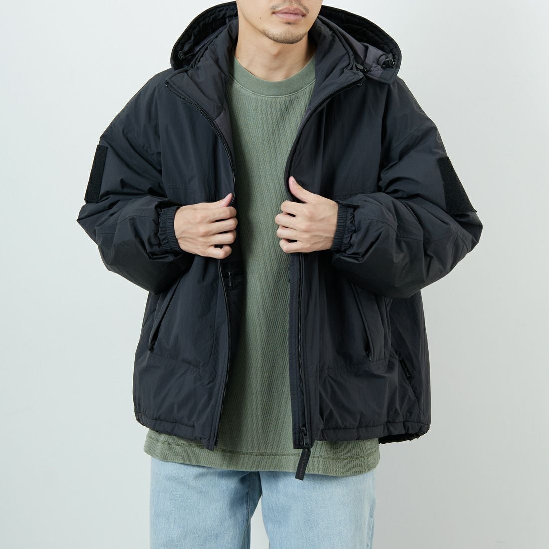 WILD THINGS [ワイルドシングス] ショートモンスターパーカー [WT25102SK] BLACK &&モデル身長：168cm 着用サイズ：M&&