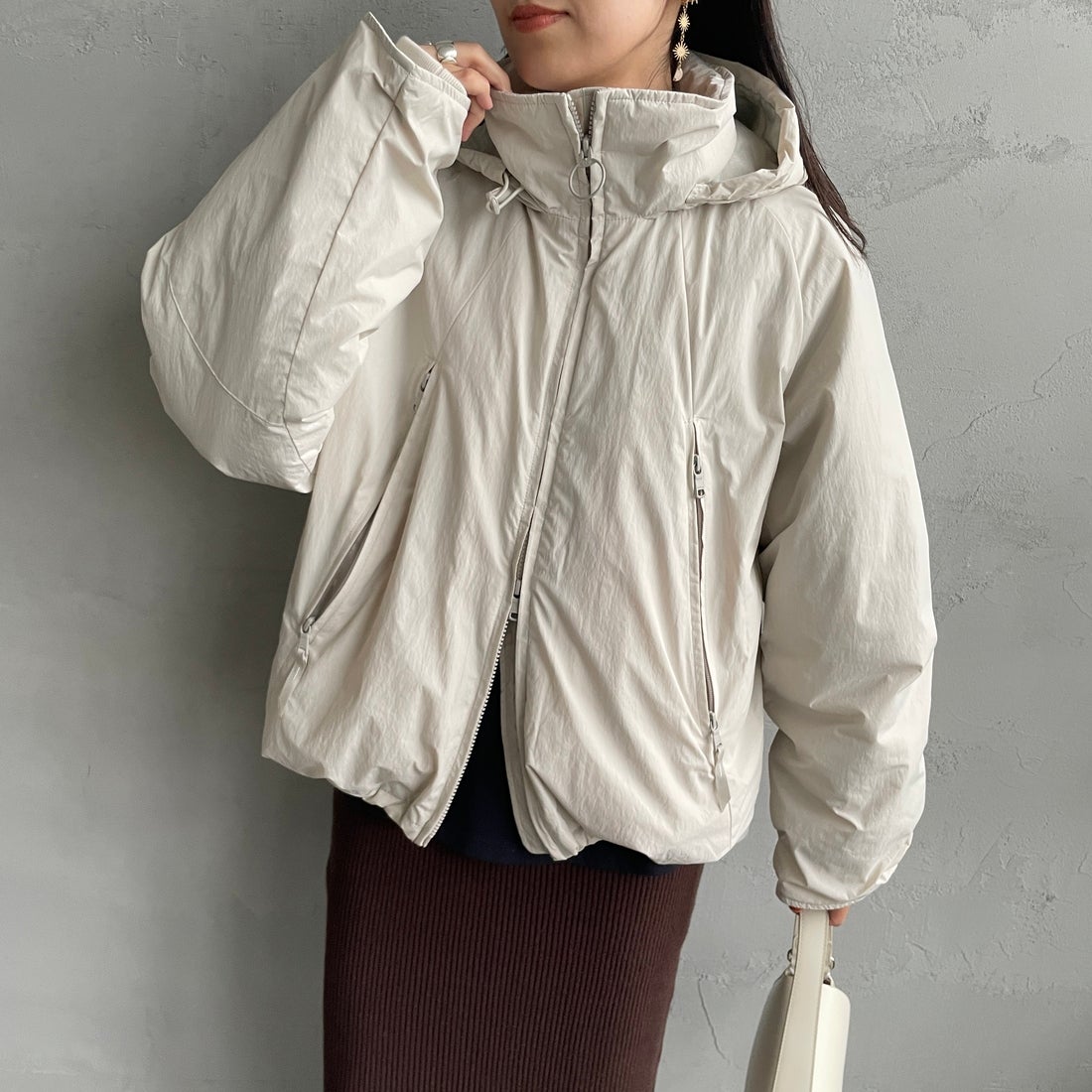 WILD THINGS [ワイルドシングス] ウィメンズ ハッピージャケット [WTL25102SK] CEMENT &&モデル身長：160cm 着用サイズ：M&&