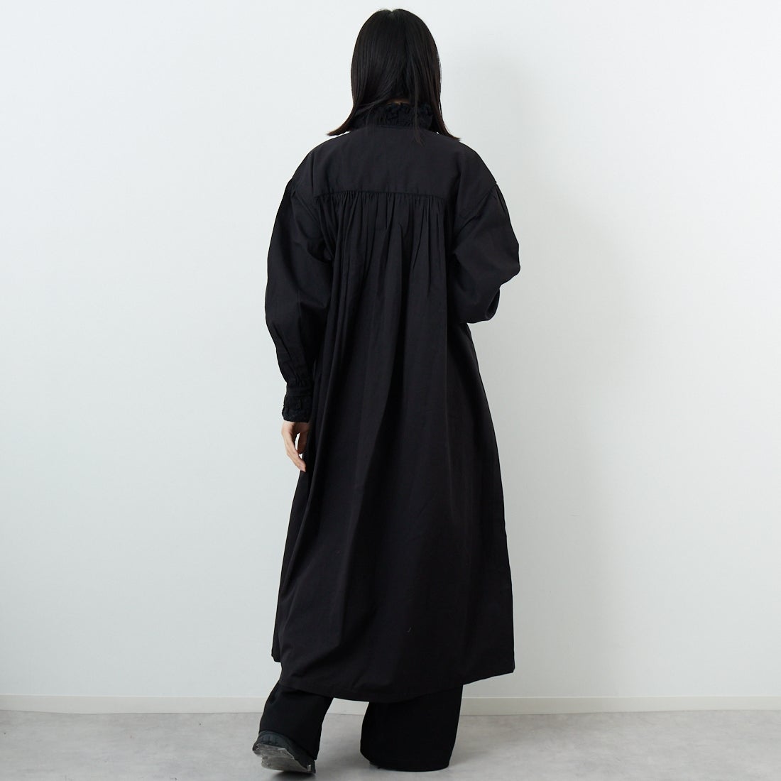 crinkle crinkle crinkle [クリンクル クリンクル クリンクル] リビルドレースシャツドレス [CC-4032] BLACK &&モデル身長：162cm 着用サイズ：F&&