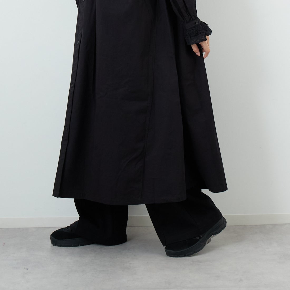 crinkle crinkle crinkle [クリンクル クリンクル クリンクル] リビルドレースシャツドレス [CC-4032] BLACK &&モデル身長：162cm 着用サイズ：F&&