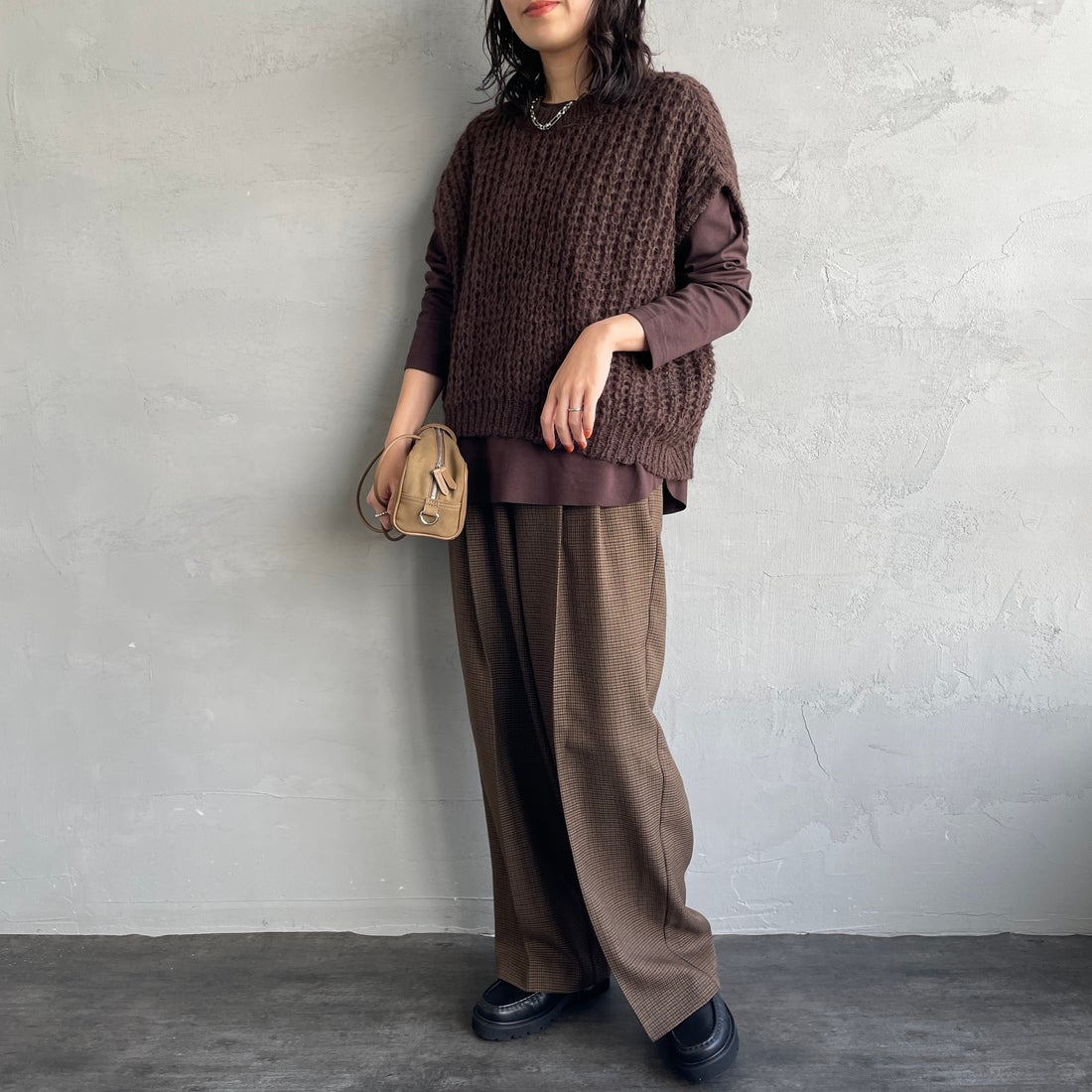 mizuiro ind [ミズイロインド] ヘアリーコクーンワイドベスト [3-220085] 44 BROWN &&モデル身長：160cm 着用サイズ：F&&