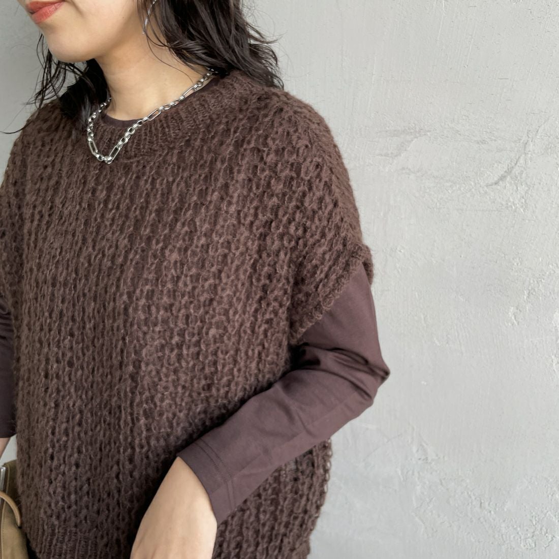 mizuiro ind [ミズイロインド] ヘアリーコクーンワイドベスト [3-220085] 44 BROWN &&モデル身長：160cm 着用サイズ：F&&