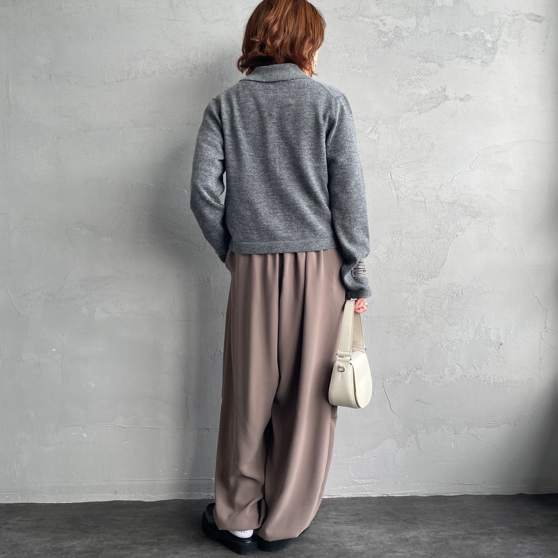 mizuiro ind [ミズイロインド] ドローストリングヘムパンツ [4-260062] 20 BEIGE &&モデル身長：158cm 着用サイズ：F&&