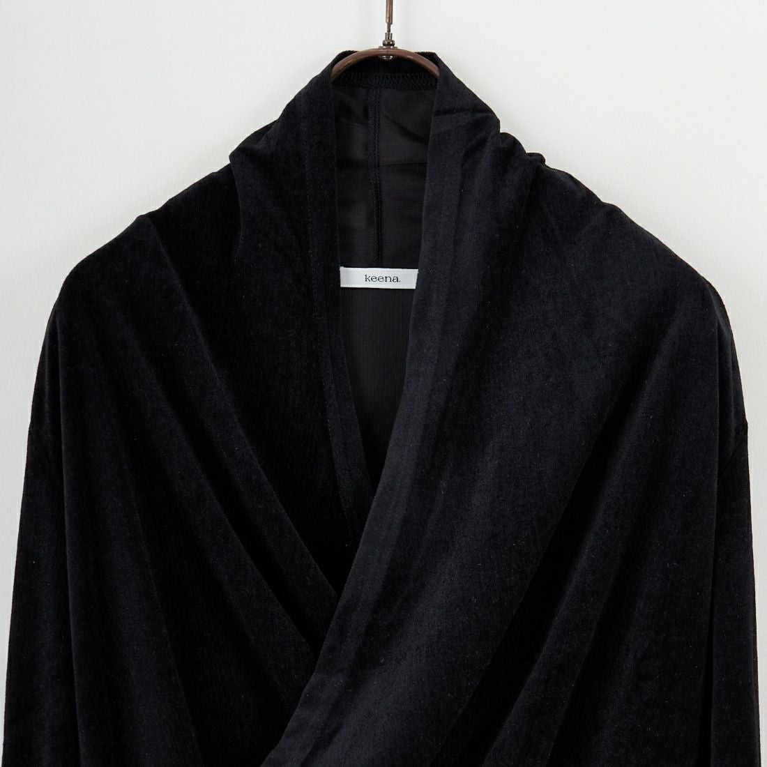 keena [キーナ] 30D エンボスベルベットカシュクールトップス [SKJ-25044W] BLACK