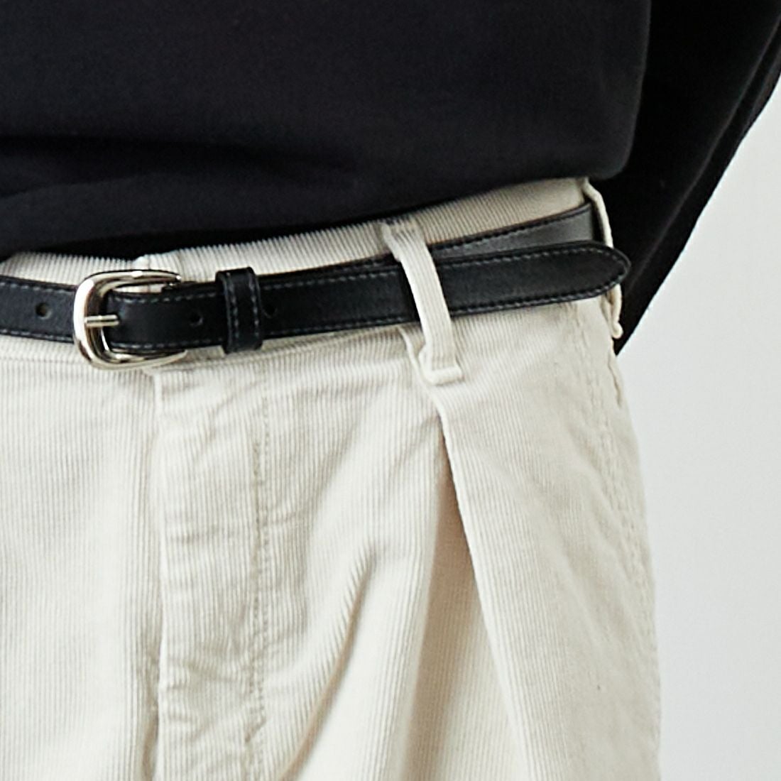 SOMETHING [サムシング] 別注 ベルト付きタックワイドパンツ [SN765W-JF] 9534 IVORY &&モデル身長：162cm 着用サイズ：S&&