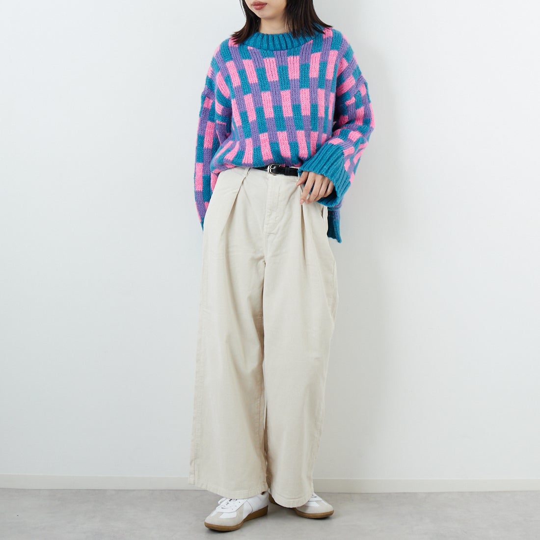 SOMETHING [サムシング] 別注 ベルト付きタックワイドパンツ [SN765W-JF] 9534 IVORY &&モデル身長：162cm 着用サイズ：XS&&