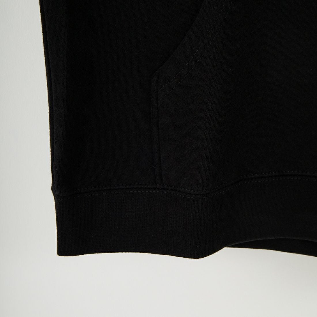 MUSIC TEE [ミュージックティー] Oasis ロックプリントプルオーバーフーディ [DECCA-LOGO] BLACK