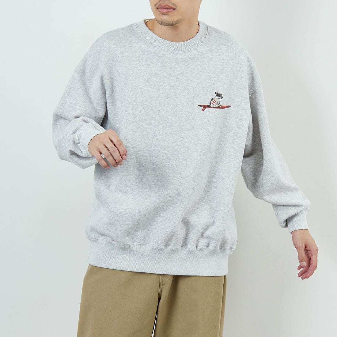 The Endless Summer [エンドレスサマー] 別注 NAP TIME クルーネックスウェット [FH-25774502-JF] GRAY &&モデル身長：168cm 着用サイズ：L&&