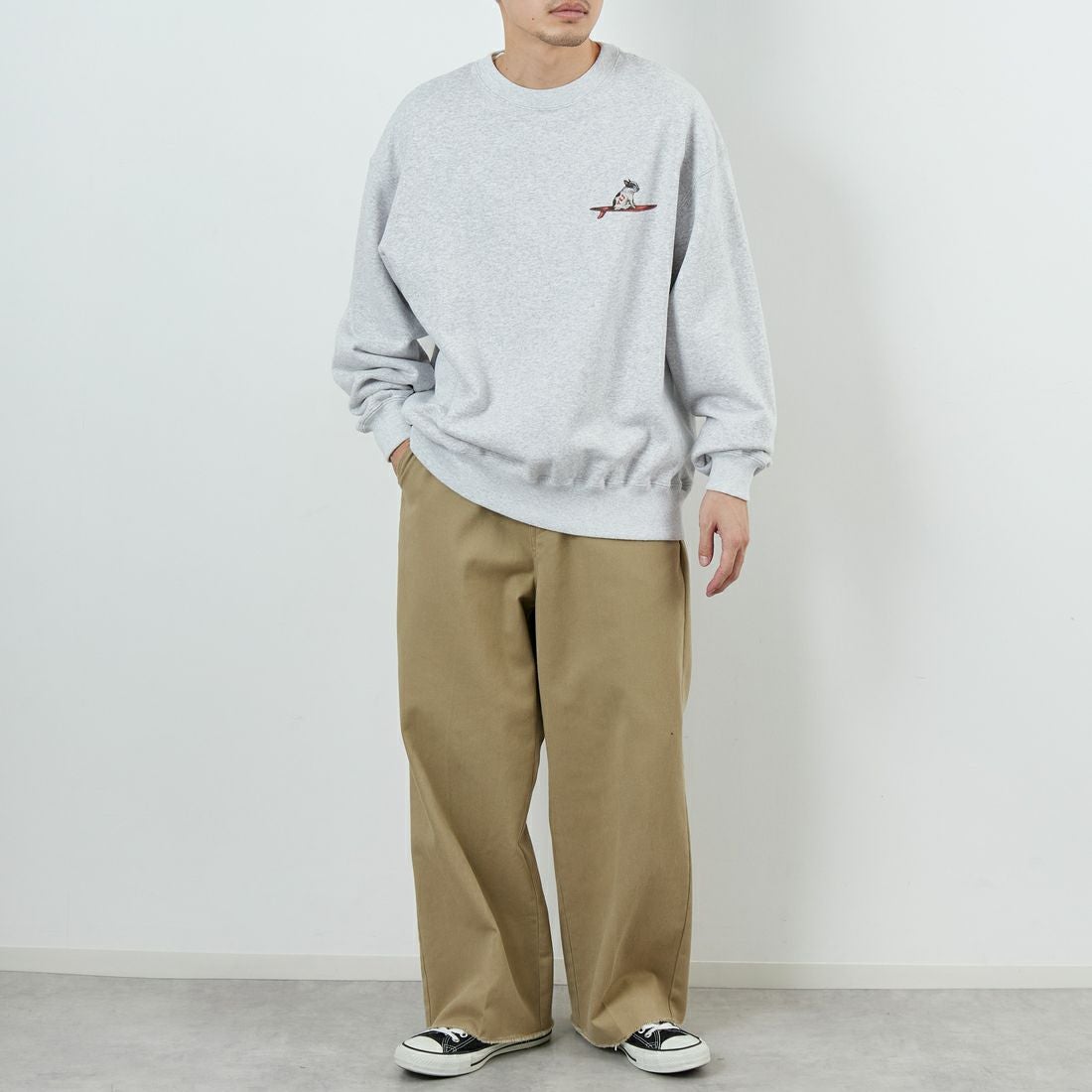 The Endless Summer [エンドレスサマー] 別注 NAP TIME クルーネックスウェット [FH-25774502-JF] GRAY &&モデル身長：168cm 着用サイズ：L&&