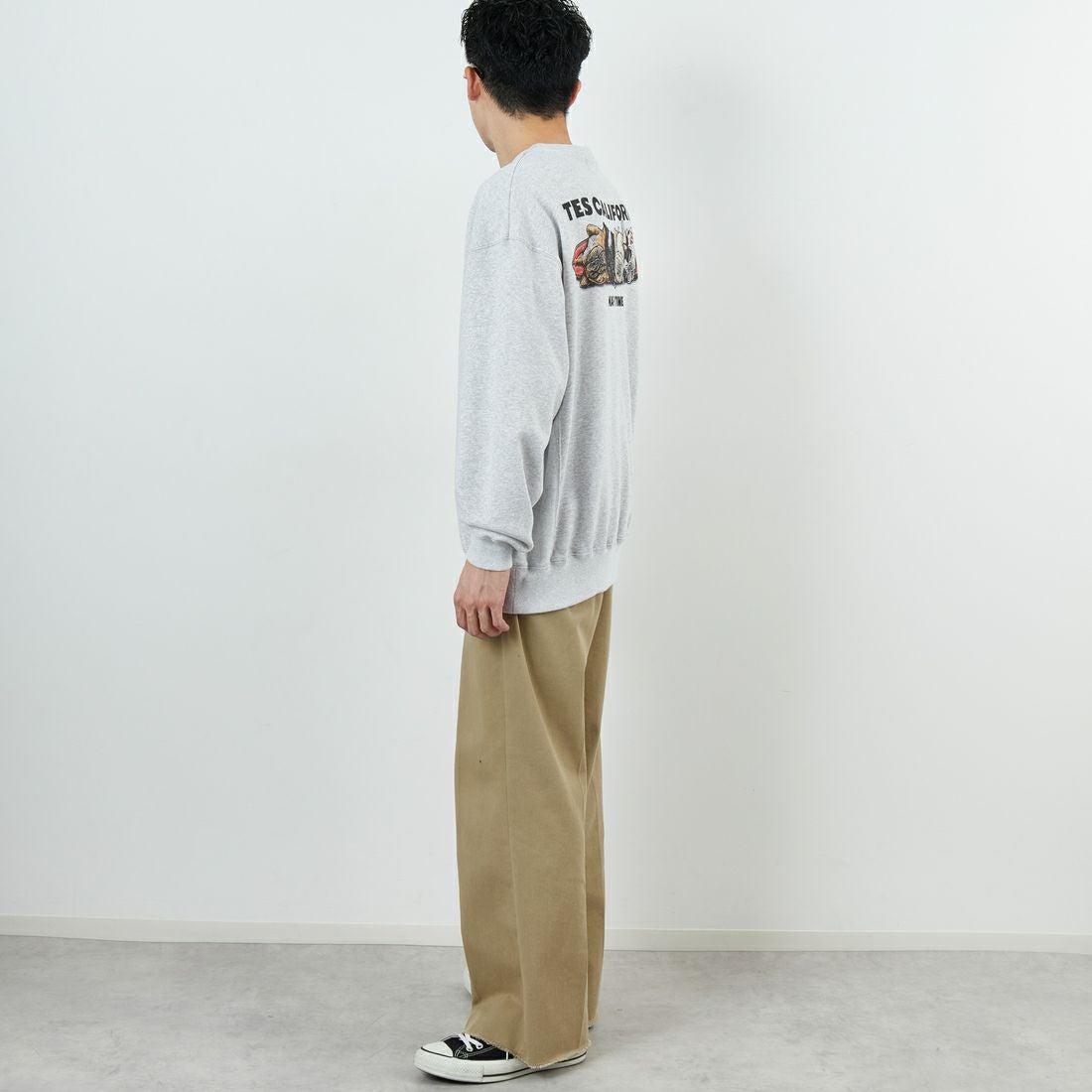 The Endless Summer [エンドレスサマー] 別注 NAP TIME クルーネックスウェット [FH-25774502-JF] GRAY &&モデル身長：168cm 着用サイズ：L&&