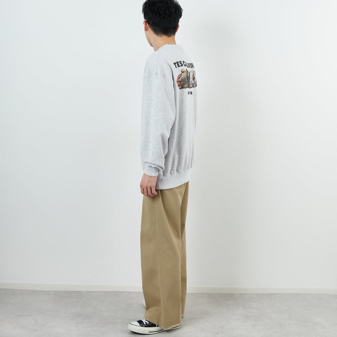 The Endless Summer [エンドレスサマー] 別注 NAP TIME クルーネックスウェット [FH-25774502-JF] GRAY &&モデル身長：168cm 着用サイズ：L&&