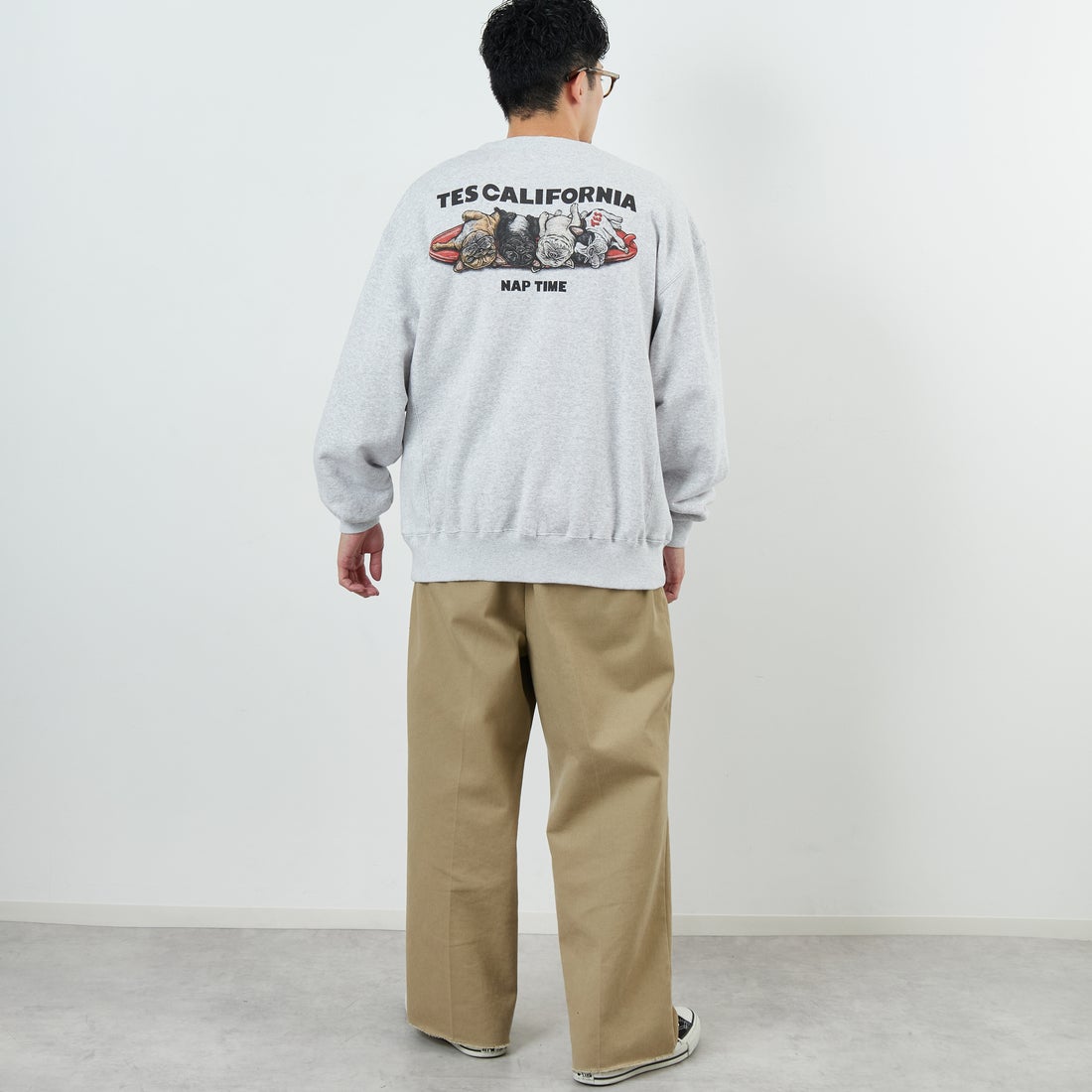 The Endless Summer [エンドレスサマー] 別注 NAP TIME クルーネックスウェット [FH-25774502-JF] GRAY &&モデル身長：168cm 着用サイズ：L&&