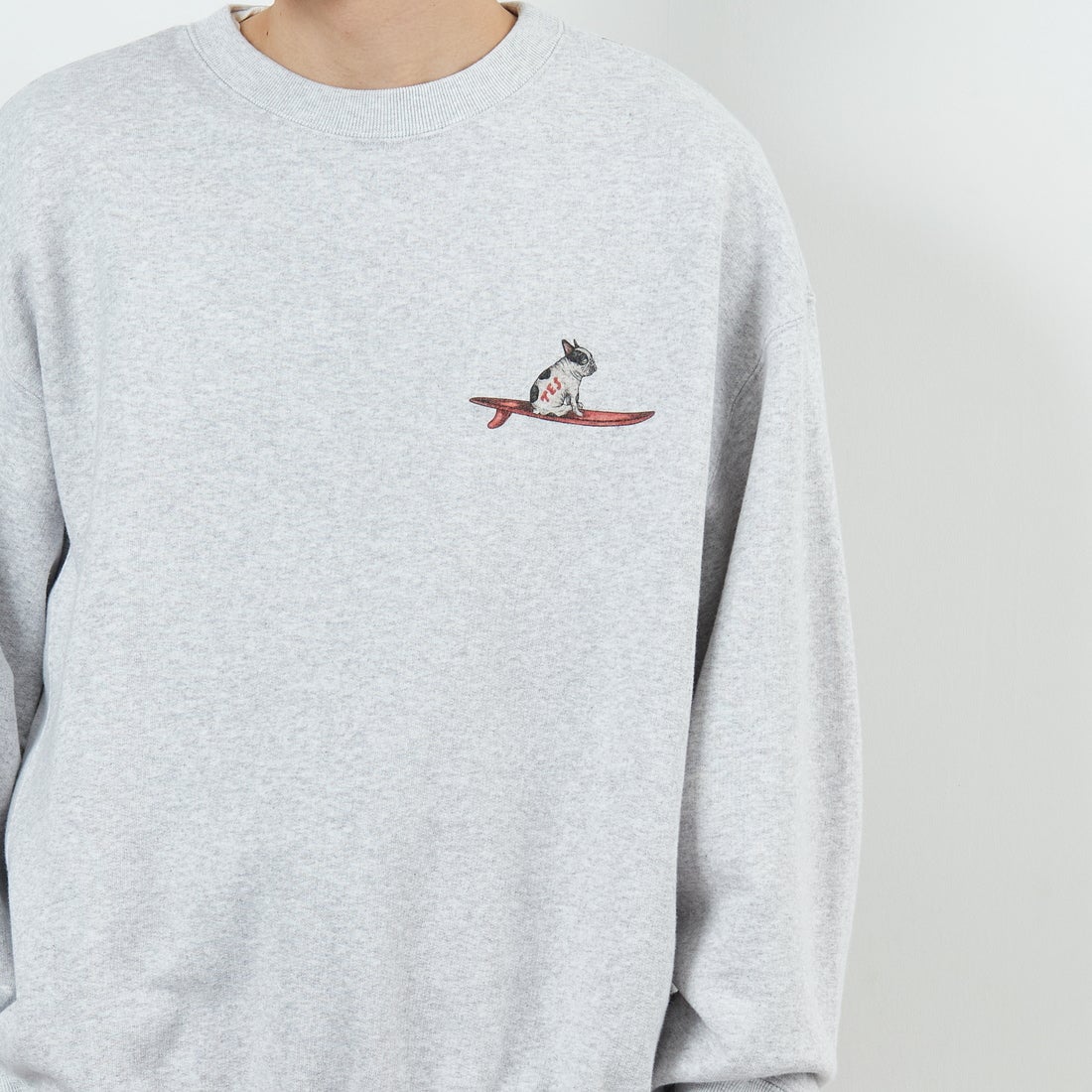 The Endless Summer [エンドレスサマー] 別注 NAP TIME クルーネックスウェット [FH-25774502-JF] GRAY &&モデル身長：168cm 着用サイズ：L&&