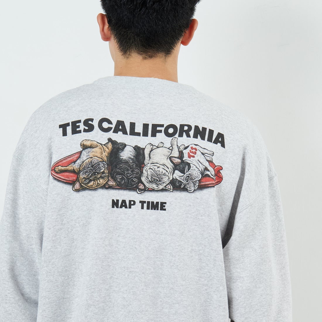 The Endless Summer [エンドレスサマー] 別注 NAP TIME クルーネックスウェット [FH-25774502-JF] GRAY &&モデル身長：168cm 着用サイズ：L&&