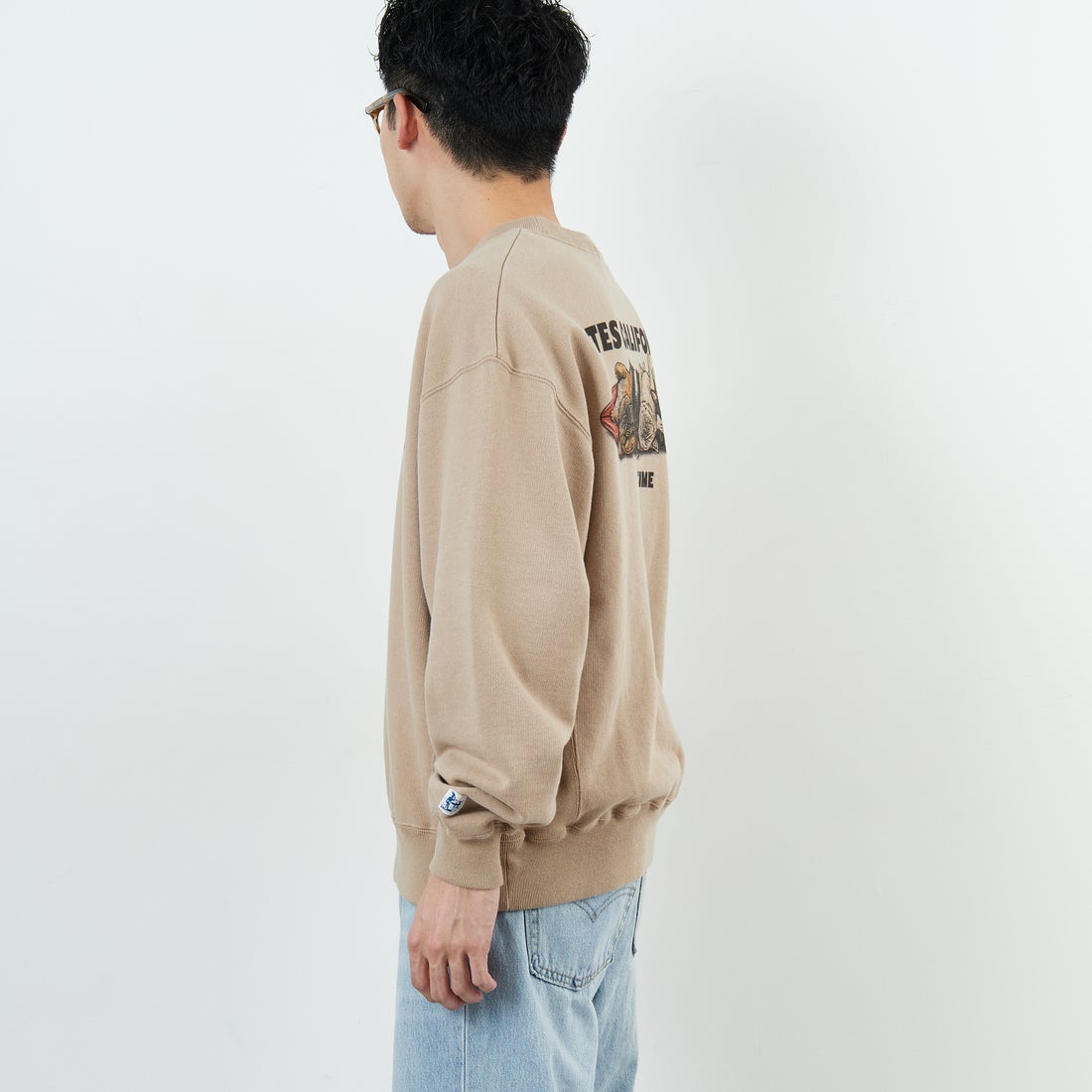 The Endless Summer [エンドレスサマー] 別注 NAP TIME クルーネックスウェット [FH-25774502-JF] BEIGE &&モデル身長：168cm 着用サイズ：M&&