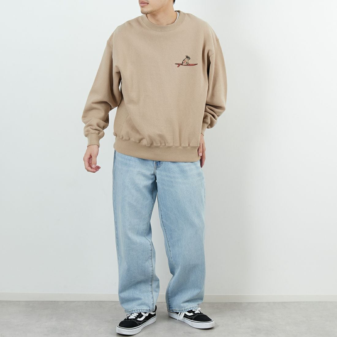 The Endless Summer [エンドレスサマー] 別注 NAP TIME クルーネックスウェット [FH-25774502-JF] BEIGE &&モデル身長：168cm 着用サイズ：M&&