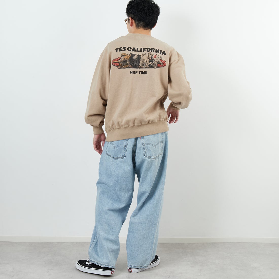 The Endless Summer [エンドレスサマー] 別注 NAP TIME クルーネックスウェット [FH-25774502-JF] BEIGE &&モデル身長：168cm 着用サイズ：M&&