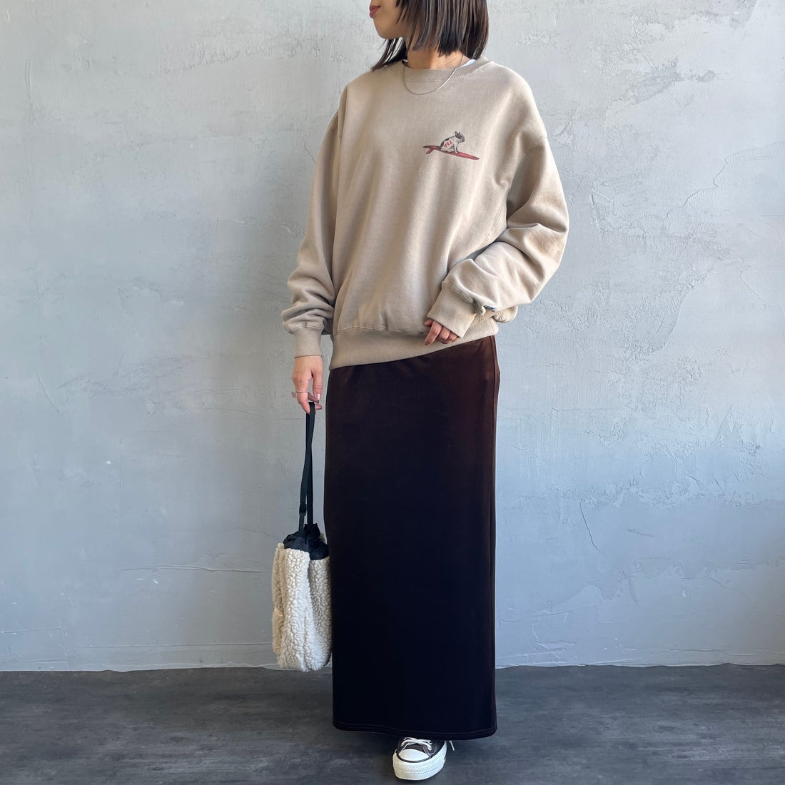 The Endless Summer [エンドレスサマー] 別注 NAP TIME クルーネックスウェット [FH-25774502-JF] BEIGE &&モデル身長：159cm 着用サイズ：S&&