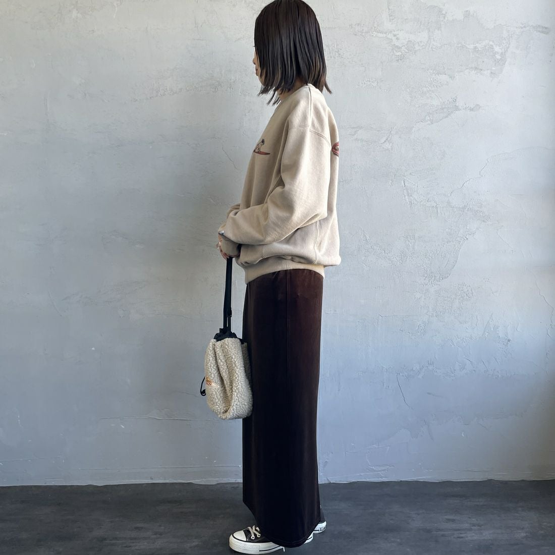 The Endless Summer [エンドレスサマー] 別注 NAP TIME クルーネックスウェット [FH-25774502-JF] BEIGE &&モデル身長：159cm 着用サイズ：S&&