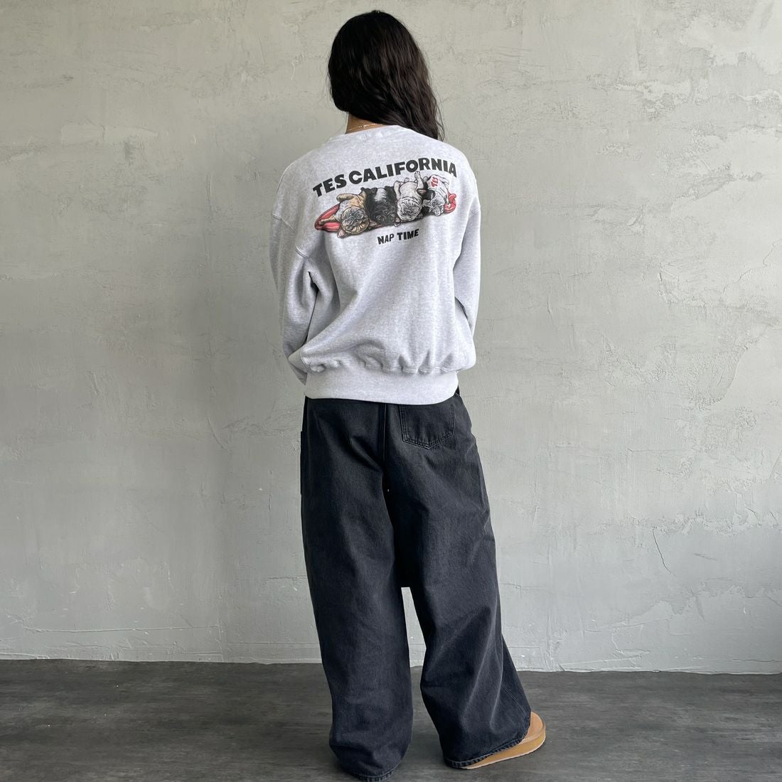 The Endless Summer [エンドレスサマー] 別注 NAP TIME クルーネックスウェット [FH-25774502-JF] GRAY &&モデル身長：162cm 着用サイズ：S&&