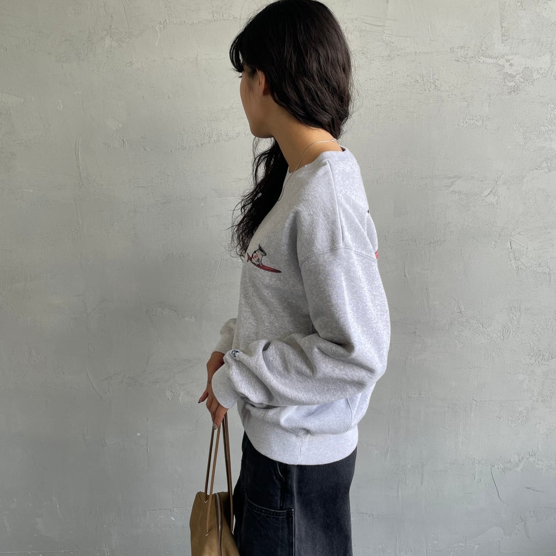 The Endless Summer [エンドレスサマー] 別注 NAP TIME クルーネックスウェット [FH-25774502-JF] GRAY &&モデル身長：162cm 着用サイズ：S&&