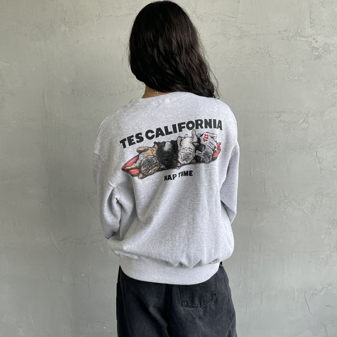 The Endless Summer [エンドレスサマー] 別注 NAP TIME クルーネックスウェット [FH-25774502-JF] GRAY &&モデル身長：162cm 着用サイズ：S&&