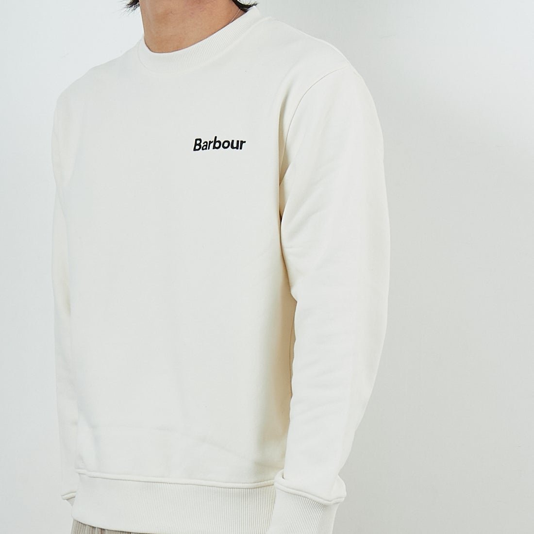 Barbour [バブアー] Allenby ワンポイントロゴスウェット [MOL0721] WH32 &&モデル身長：179cm 着用サイズ：M&&