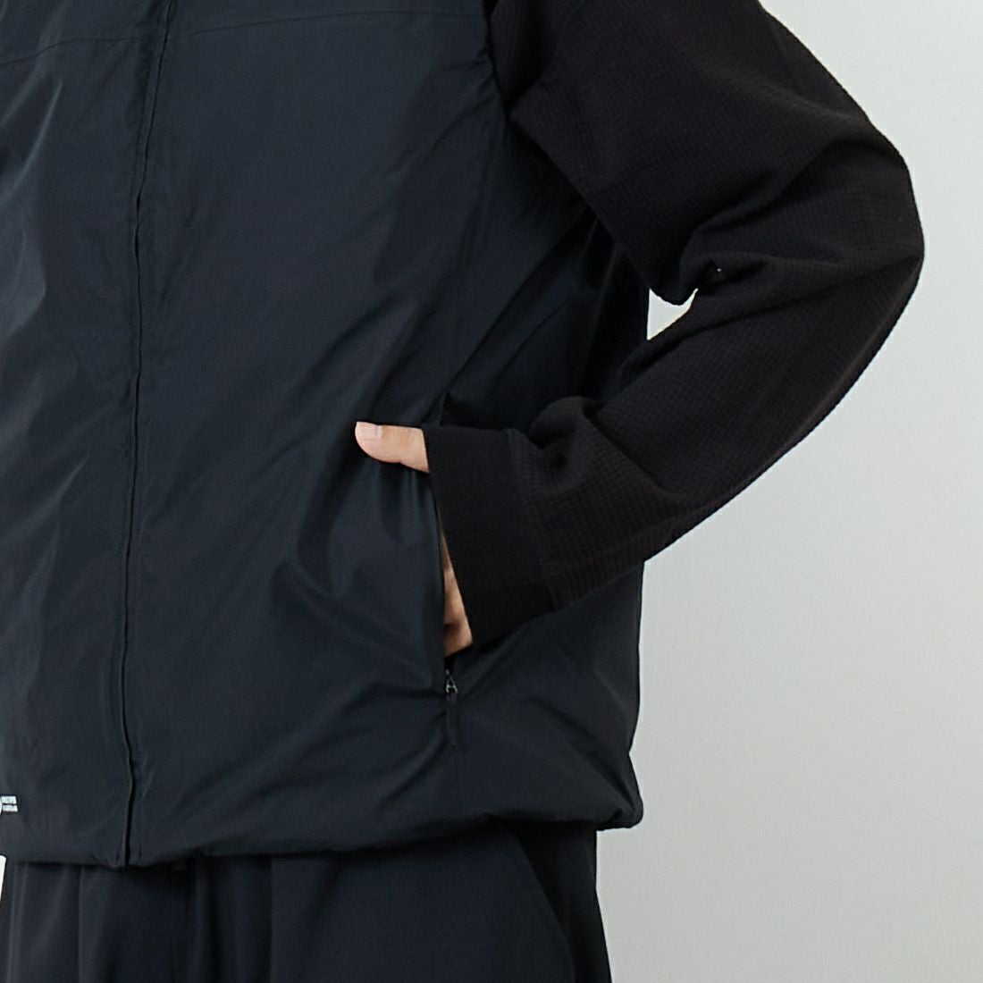 THE NORTH FACE [ザ ノースフェイス] GTXアクションインサレーテッドベスト [NY82580] K &&モデル身長：179cm 着用サイズ：M&&