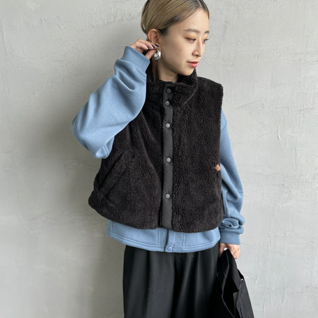 BLACK&&モデル身長：150cm 着用サイズ：F&&