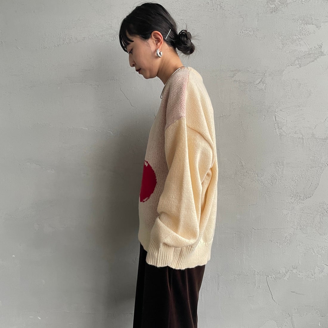 Noir Fabrik [ヌワールファブリック] アソートジャガードニットプルオーバー [NF25131043] 22 BEIGE &&モデル身長：150cm 着用サイズ：F&&