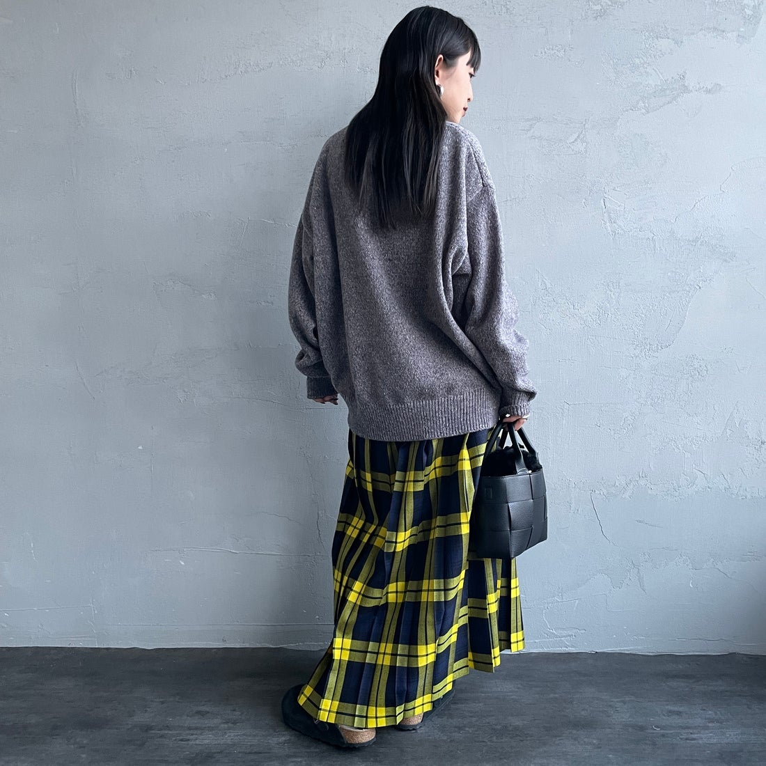 Noir Fabrik [ヌワールファブリック] アソートジャガードニットプルオーバー [NF25131043] 06 T.GRAY &&モデル身長：150cm 着用サイズ：F&&