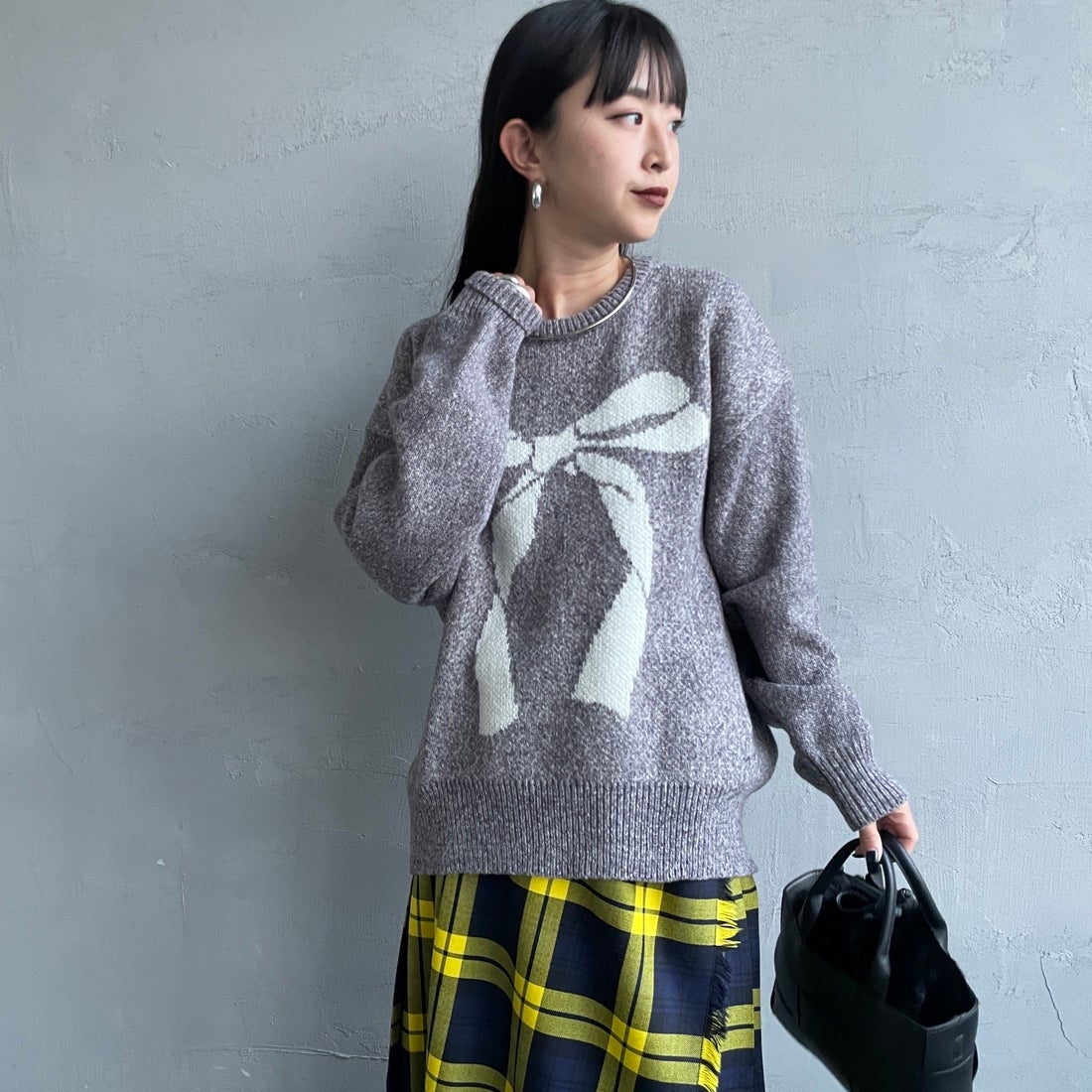 Noir Fabrik [ヌワールファブリック] アソートジャガードニットプルオーバー [NF25131043] 06 T.GRAY &&モデル身長：150cm 着用サイズ：F&&