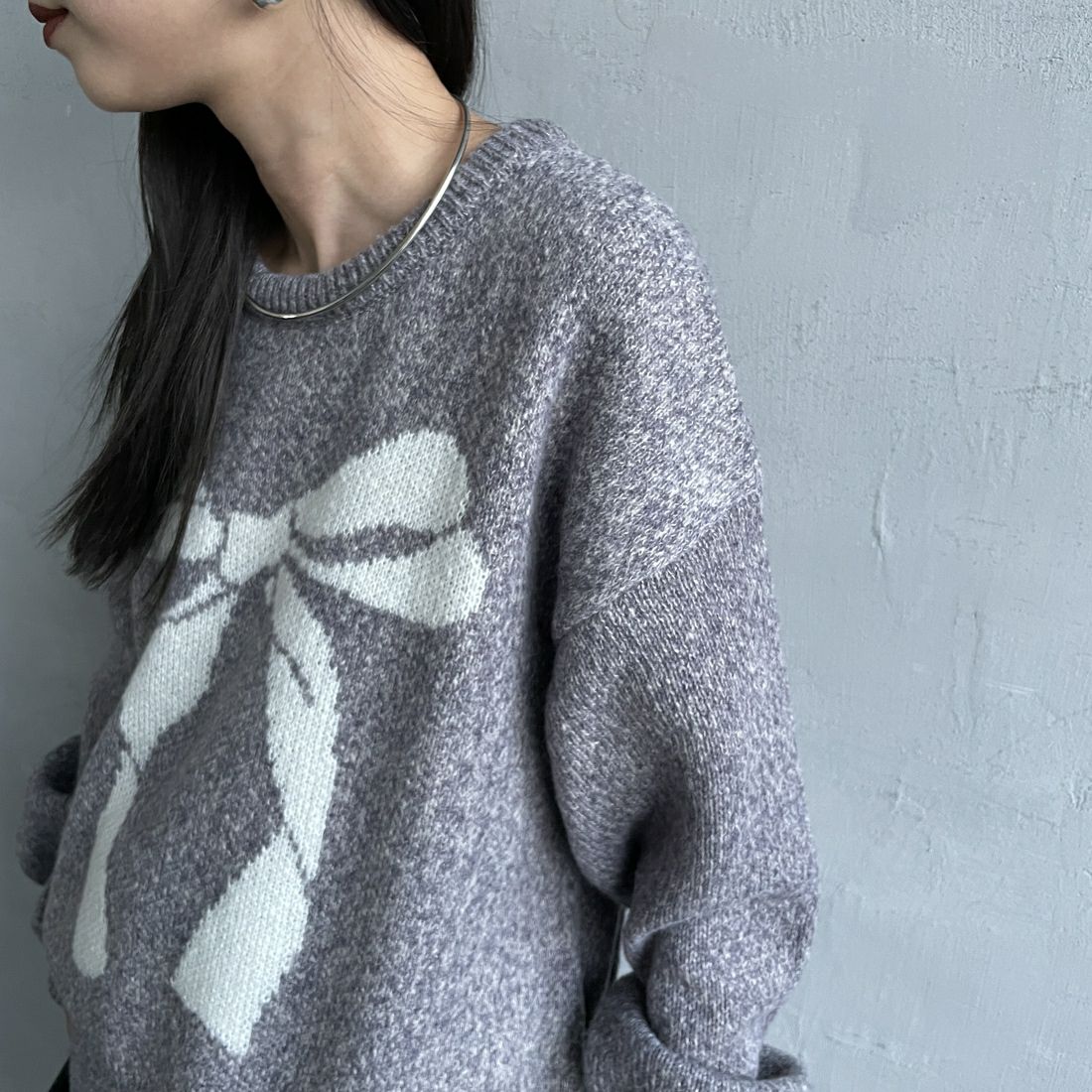 Noir Fabrik [ヌワールファブリック] アソートジャガードニットプルオーバー [NF25131043] 06 T.GRAY &&モデル身長：150cm 着用サイズ：F&&