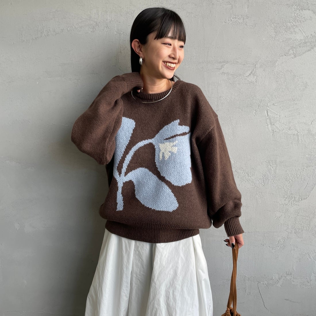 Noir Fabrik [ヌワールファブリック] アソートジャガードニットプルオーバー [NF25131043] 28 BROWN &&モデル身長：150cm 着用サイズ：F&&