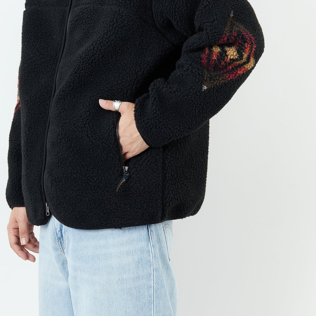 PENDLETON [ペンドルトン] ジップボアフーディ [5475-1025] 49 BLACK H &&モデル身長：179cm 着用サイズ：L&&