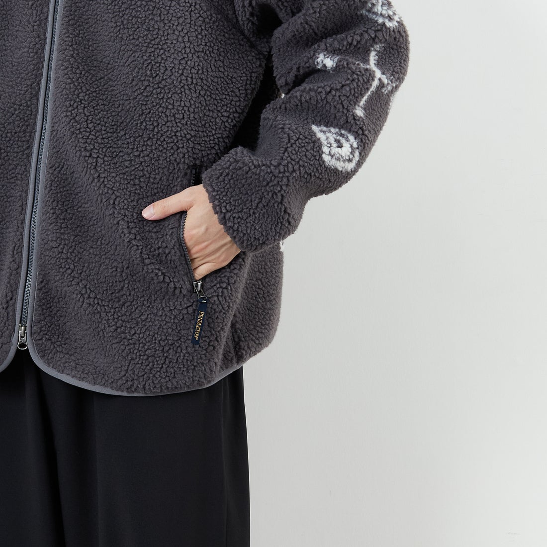 PENDLETON [ペンドルトン] ジップボアフーディ [5475-1025] 75 S.GRAY &&モデル身長：168cm 着用サイズ：M&&