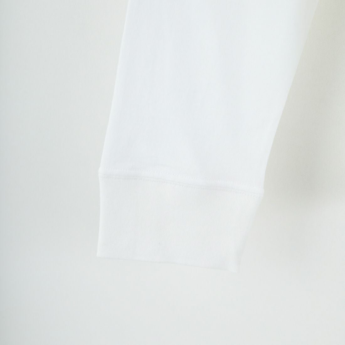 A.P.C. [アー・ペー・セー] Petite Rue Madame ロングスリーブTシャツ