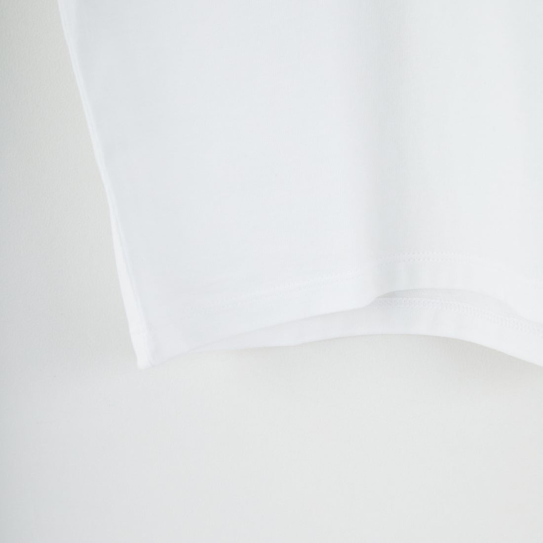 A.P.C. [アー・ペー・セー] Petite Rue Madame ロングスリーブTシャツ [PETITE-RUE-MADAME-H] 90 BLANC