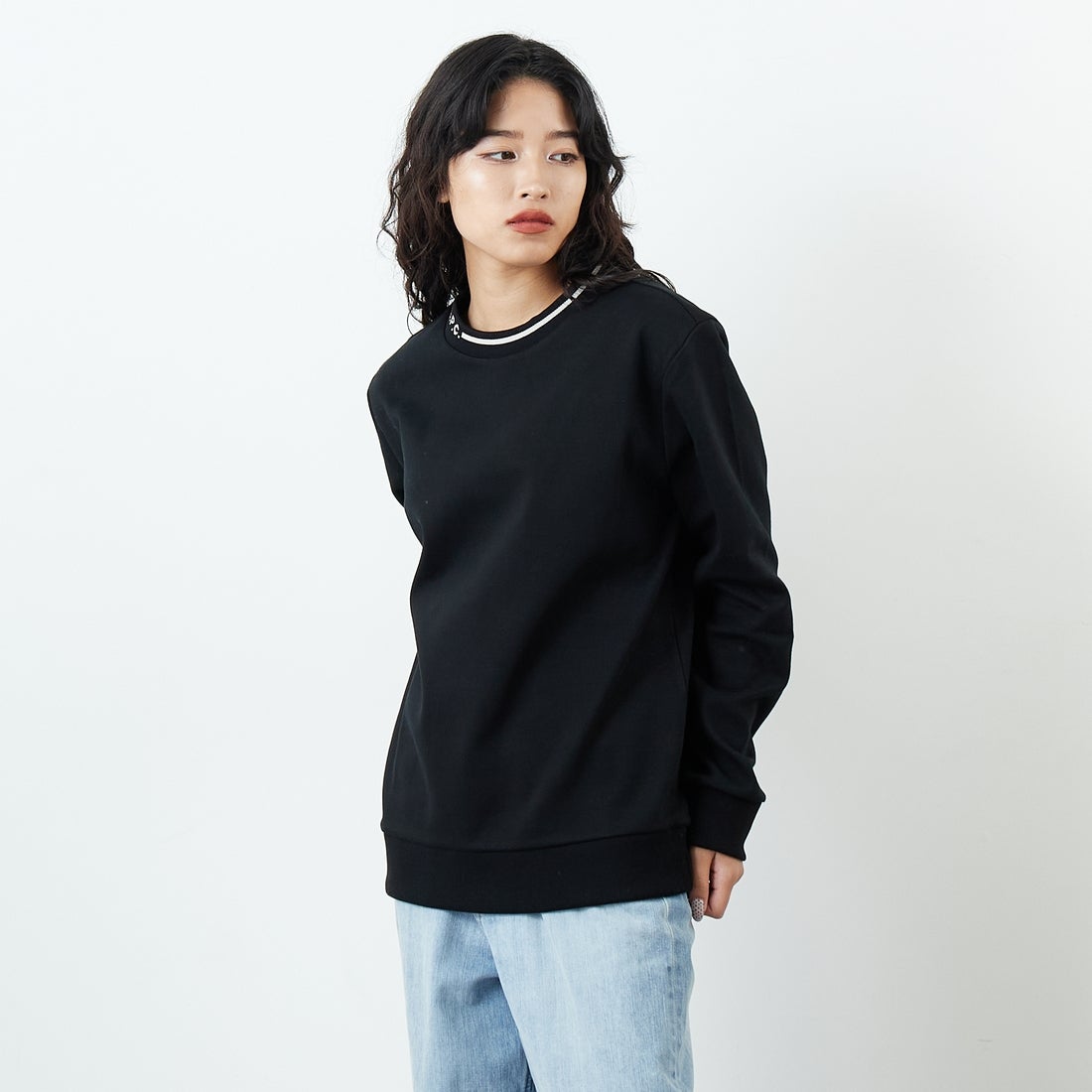 A.P.C. [アー・ペー・セー] Earl スウェットシャツ [SWEAT-EARL] 99 NOIR &&モデル身長：162cm 着用サイズ：S&&