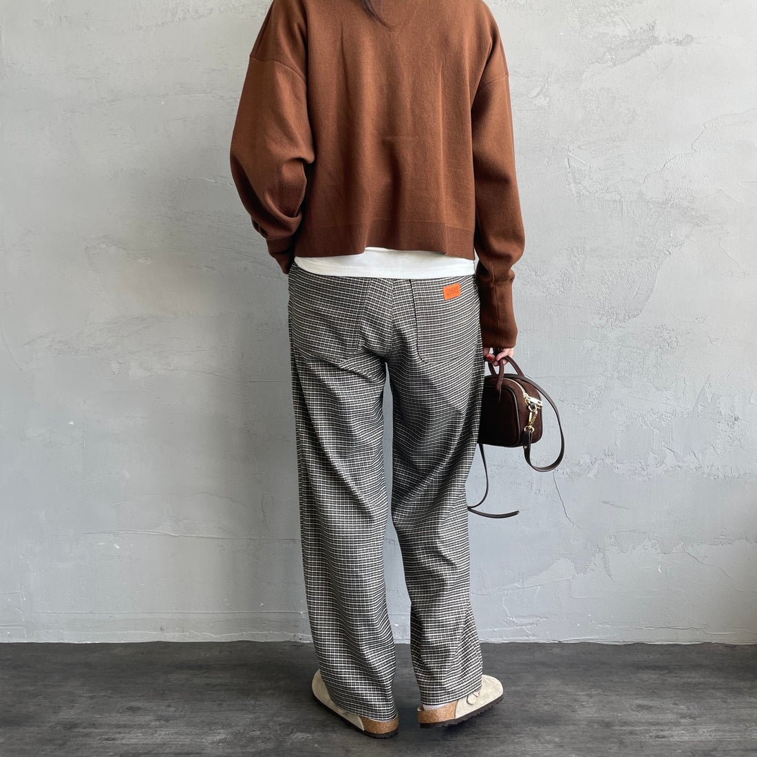UNIVERSAL OVERALL [ユニバーサルオーバーオール] 別注 バックポケットイージーチェックパンツ [U2532600IN-A-JF] BEIGE &&モデル身長：160cm 着用サイズ：S&&