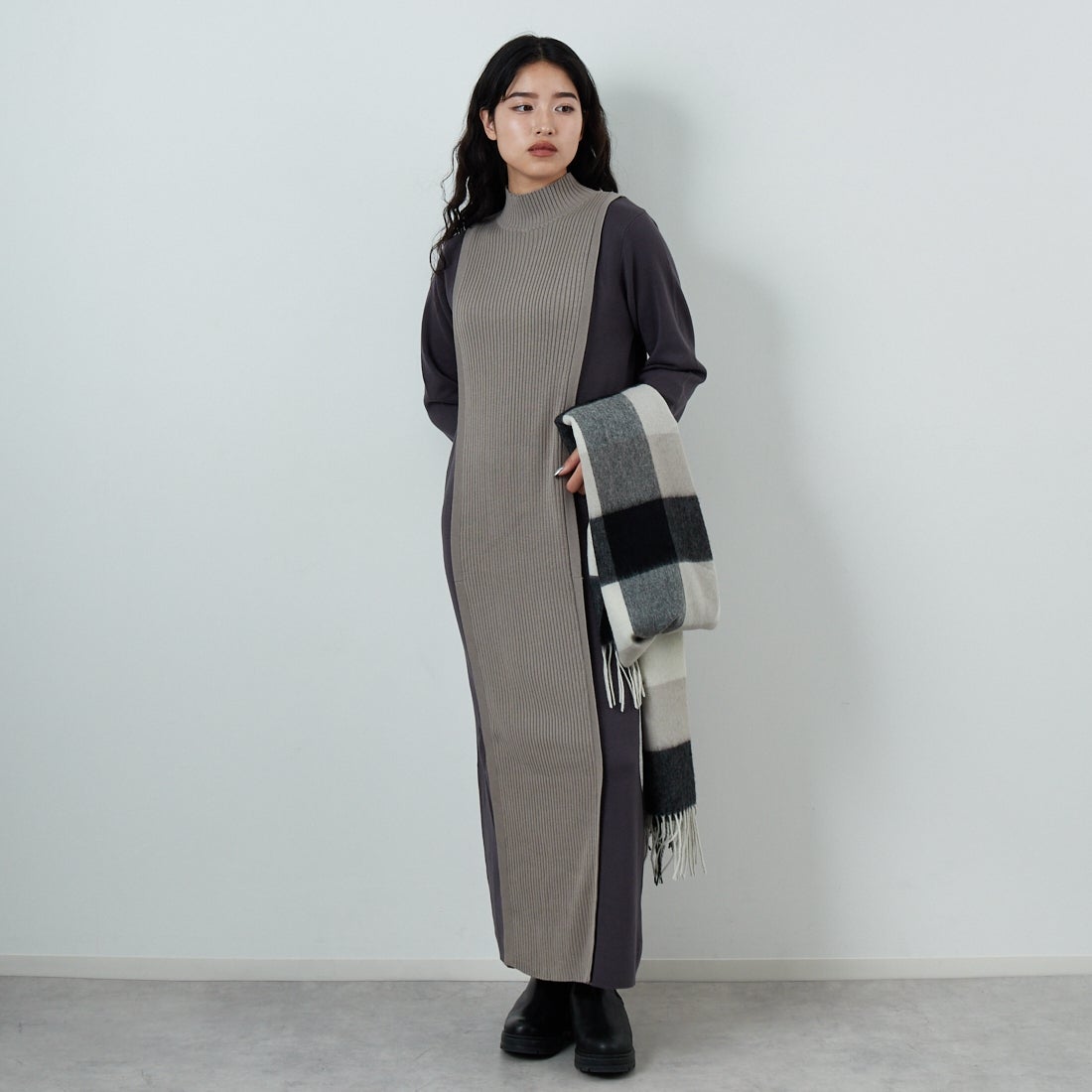&g'aime [アンジェム] 配色ニットワンピース [986-67407]  ｸﾞﾚｰｼﾞｭ &g'aime [アンジェム] 配色ニットワンピース [986-67407]  ｸﾞﾚｰｼﾞｭ &g'aime [アンジェム] 配色ニットワンピース [986-67407] ﾁｬｺｰﾙ &&モデル身長：162cm 着用サイズ：F&&